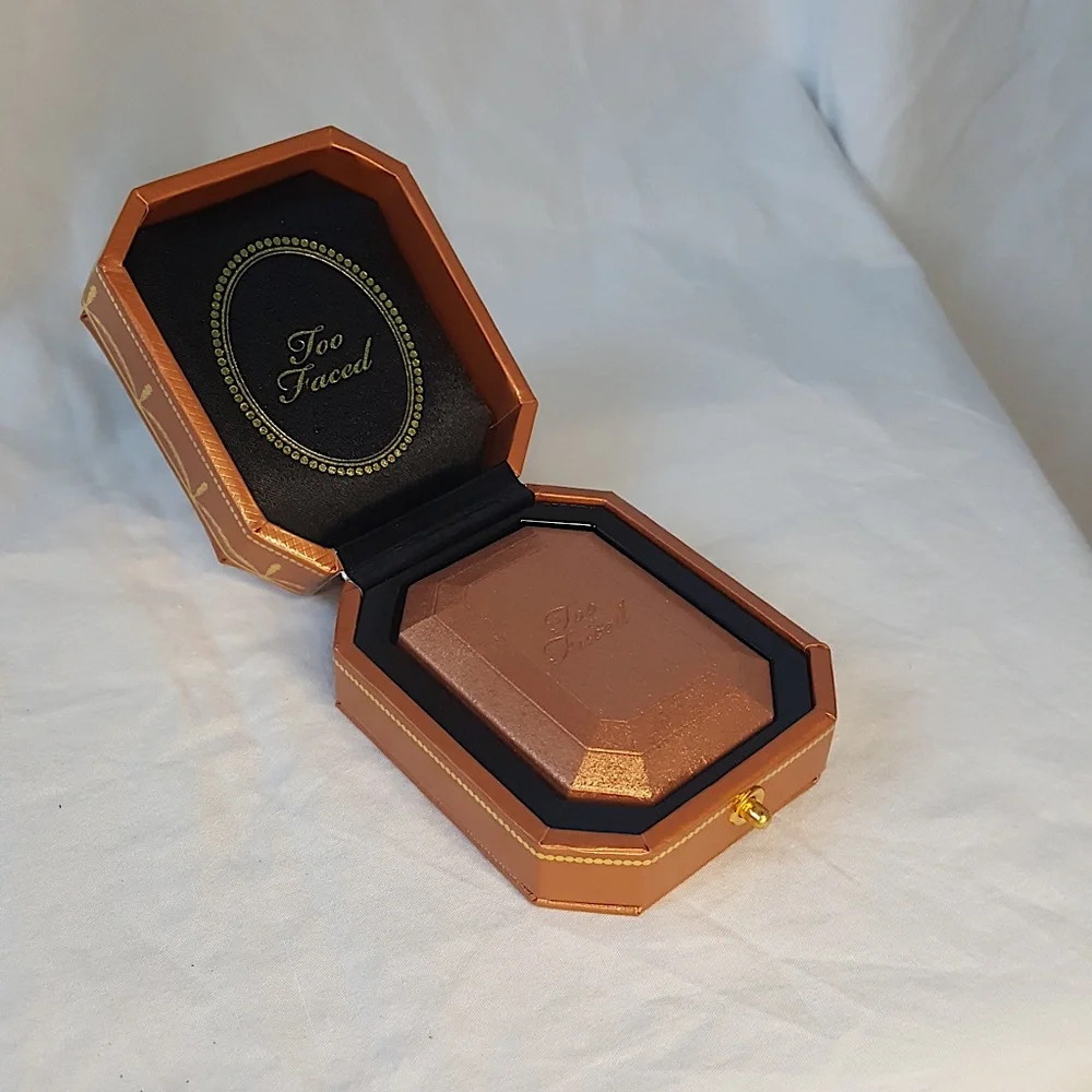 Too Faced - Diamond Fire Bronzer - Picture 3 of 7